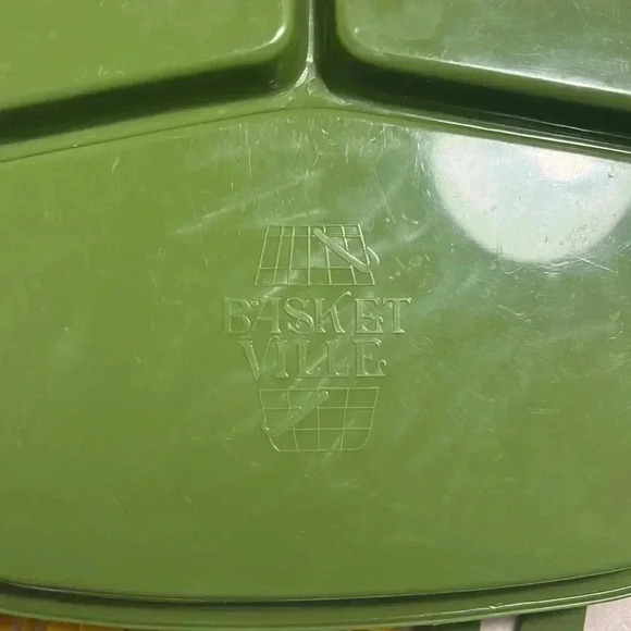 Vintage set of camping plates, cups & utensils by Basket Ville - Picture 6 of 8